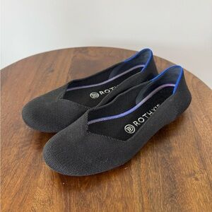 Rothy’s flat black ballet rounded toe flat in a 7.5